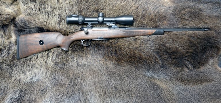 Heym SR-30 kivääri.